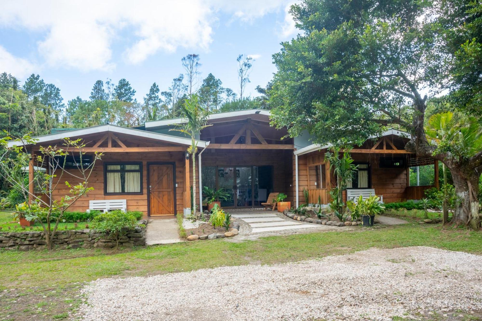 Tierra Buena Countryside Hotel Monteverde Exterior photo